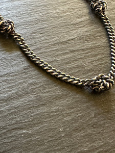 THREE KNOT CURB NECKLACE WITH 18K GOLD LINK