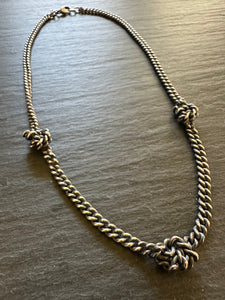 THREE KNOT CURB NECKLACE WITH 18K GOLD LINK