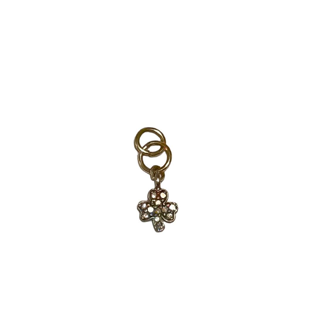 SMALL LUCKY CLOVER PAVÉ DIAMOND PENDANT